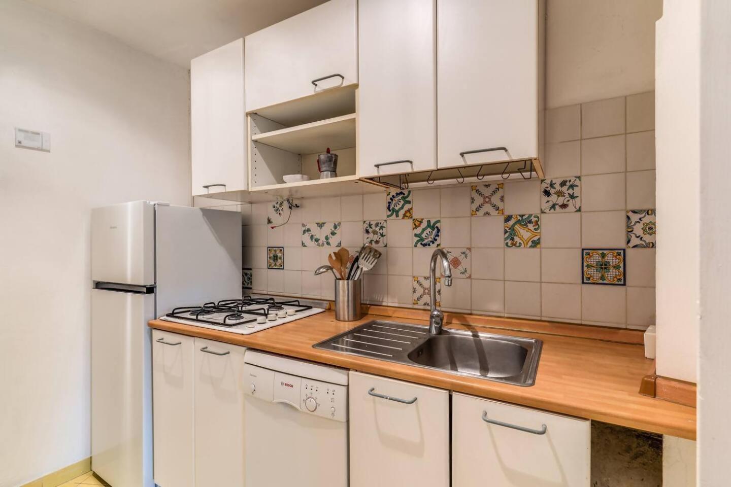 Splendid Flat On The Tiber River Rome Exterior photo