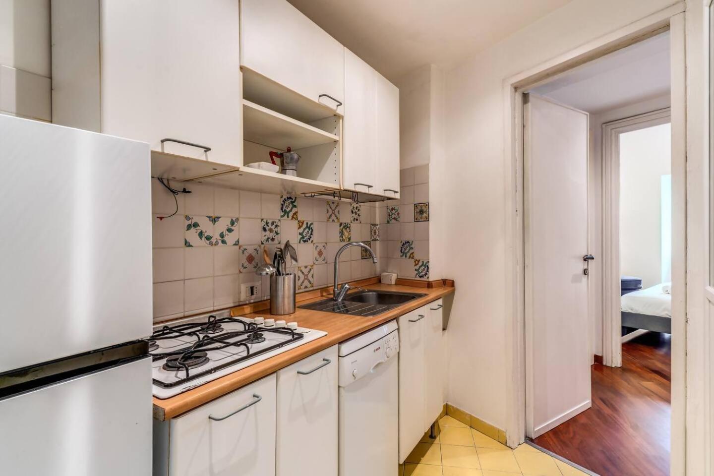 Splendid Flat On The Tiber River Rome Exterior photo