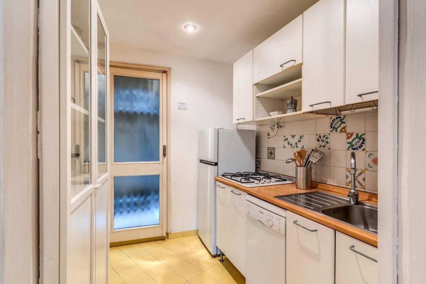 Splendid Flat On The Tiber River Rome Exterior photo