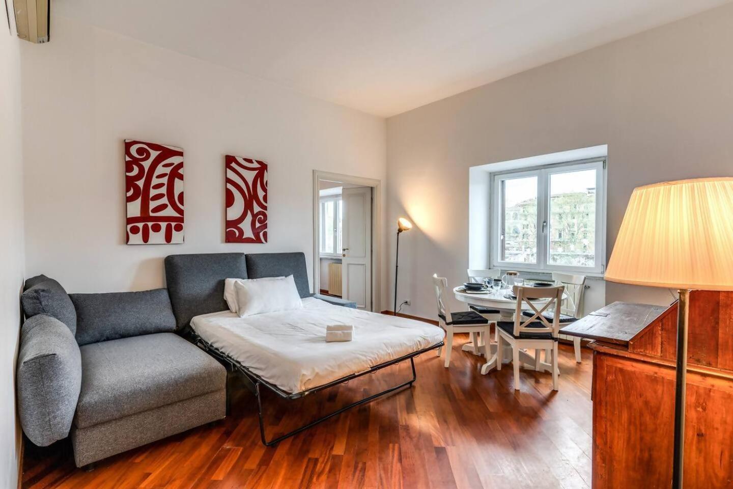Splendid Flat On The Tiber River Rome Exterior photo