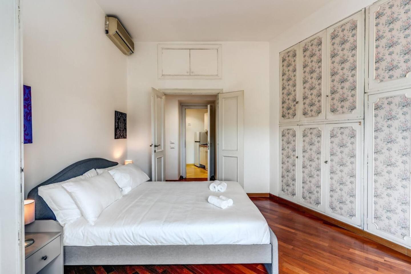 Splendid Flat On The Tiber River Rome Exterior photo