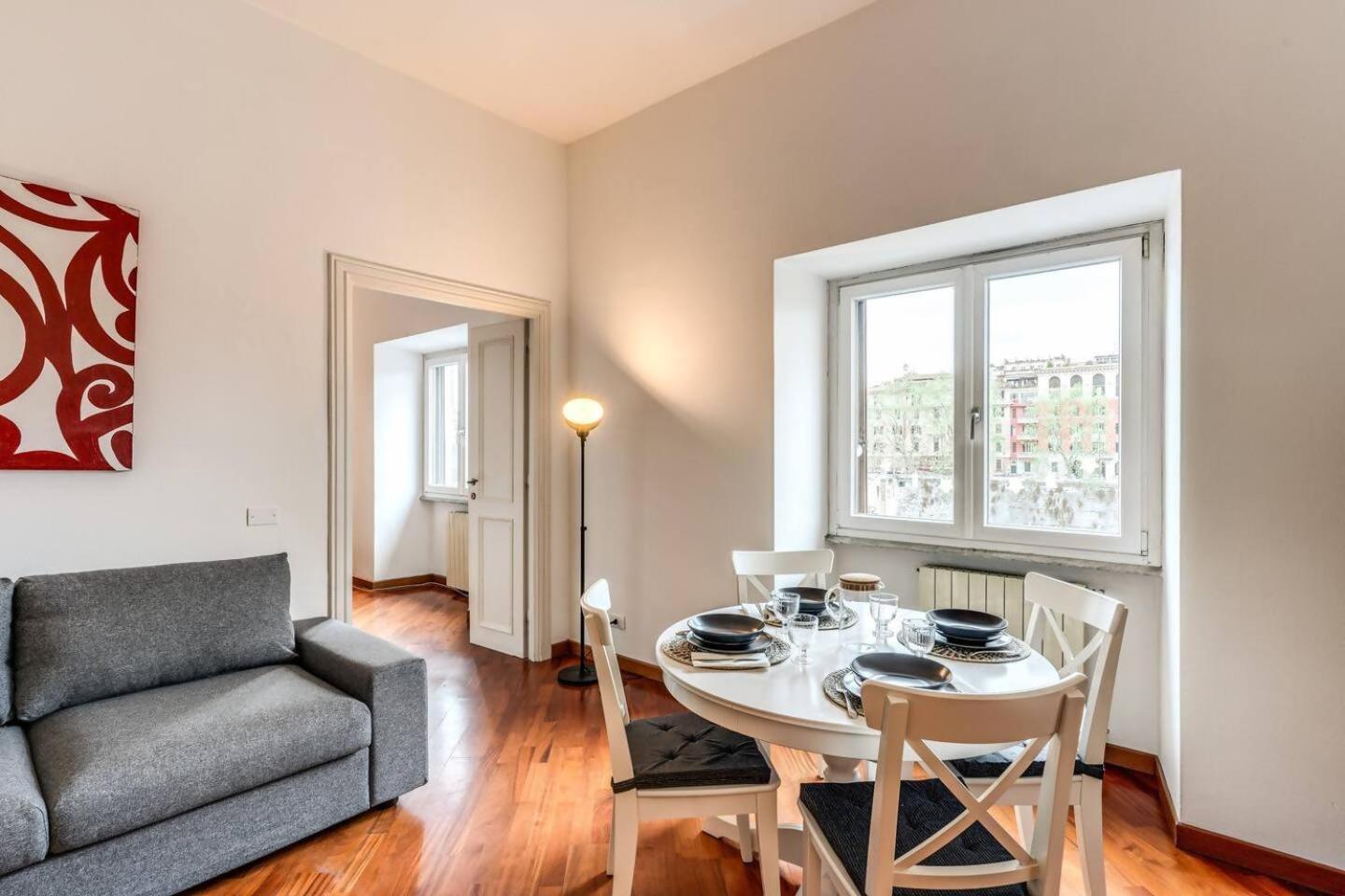 Splendid Flat On The Tiber River Rome Exterior photo