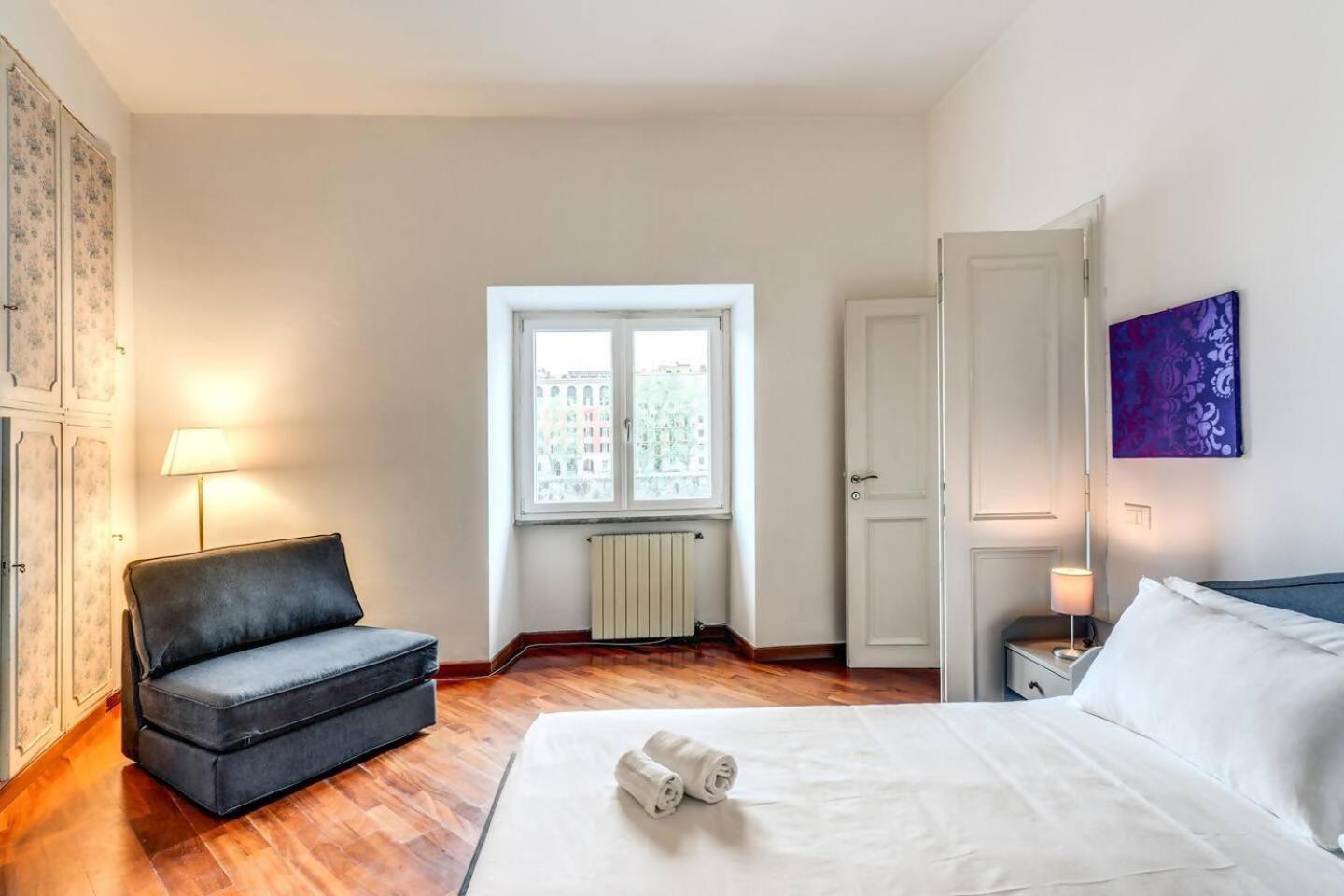 Splendid Flat On The Tiber River Rome Exterior photo