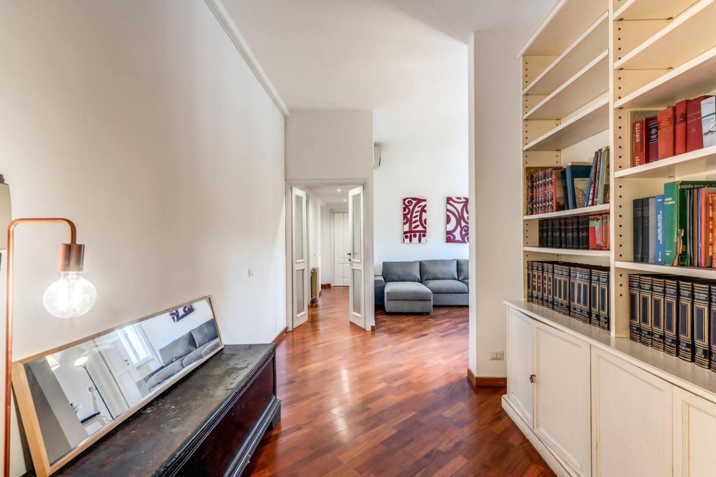 Splendid Flat On The Tiber River Rome Exterior photo