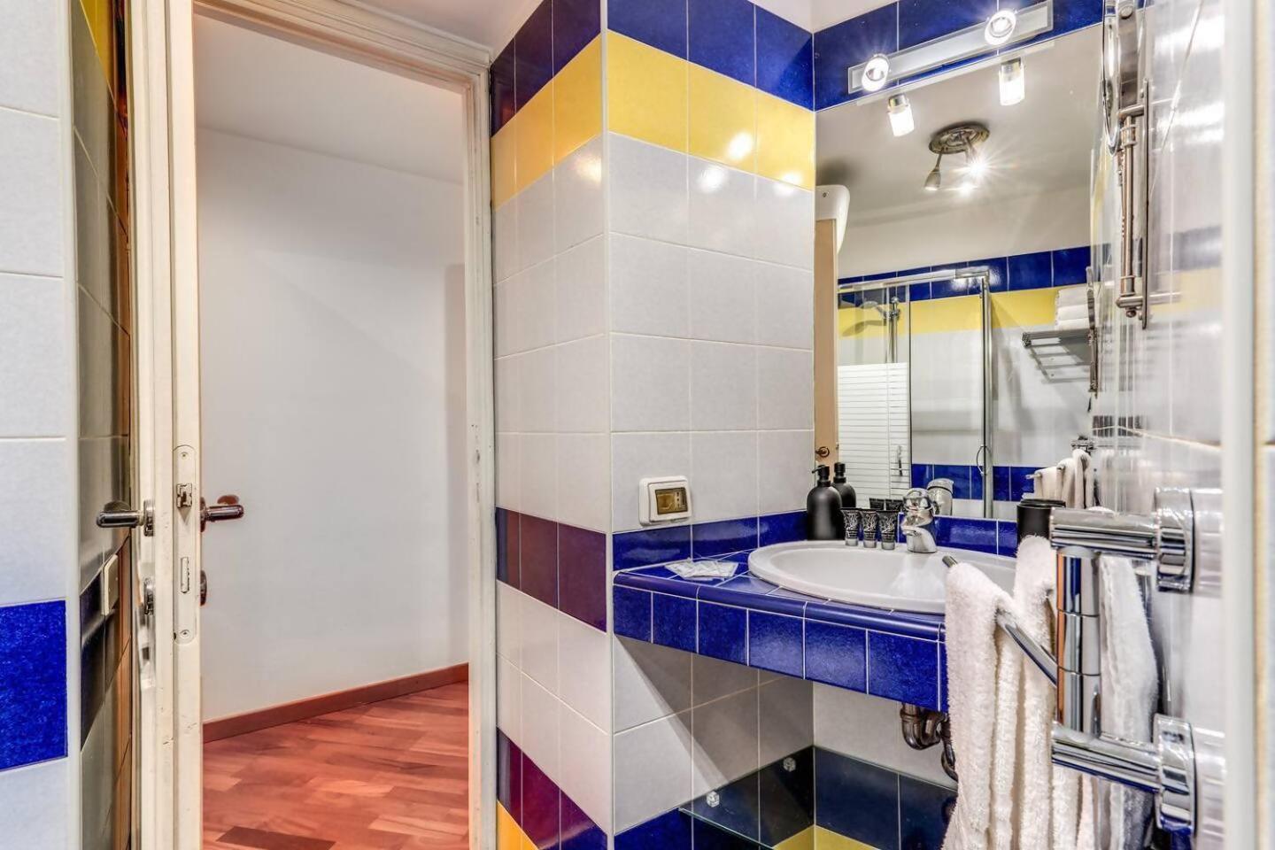 Splendid Flat On The Tiber River Rome Exterior photo